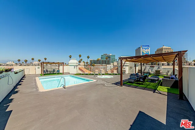 $648,000 | 620 South Gramercy Place, Unit 415, Los Angeles, CA 90010