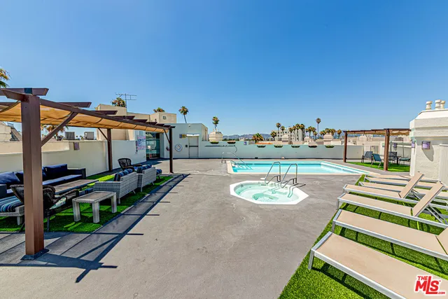 $648,000 | 620 South Gramercy Place, Unit 415, Los Angeles, CA 90010