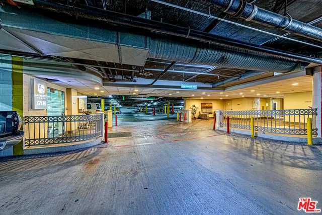 $648,000 | 620 South Gramercy Place, Unit 415, Los Angeles, CA 90010