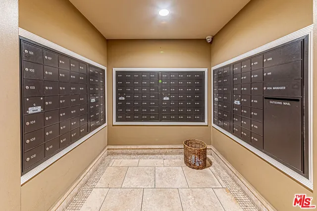 $648,000 | 620 South Gramercy Place, Unit 415, Los Angeles, CA 90010