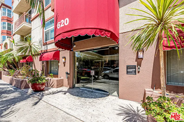 $648,000 | 620 South Gramercy Place, Unit 415, Los Angeles, CA 90010