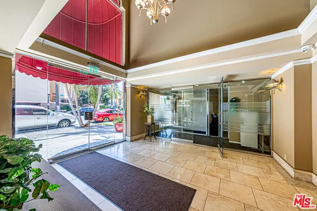 $648,000 | 620 South Gramercy Place, Unit 415, Los Angeles, CA 90010