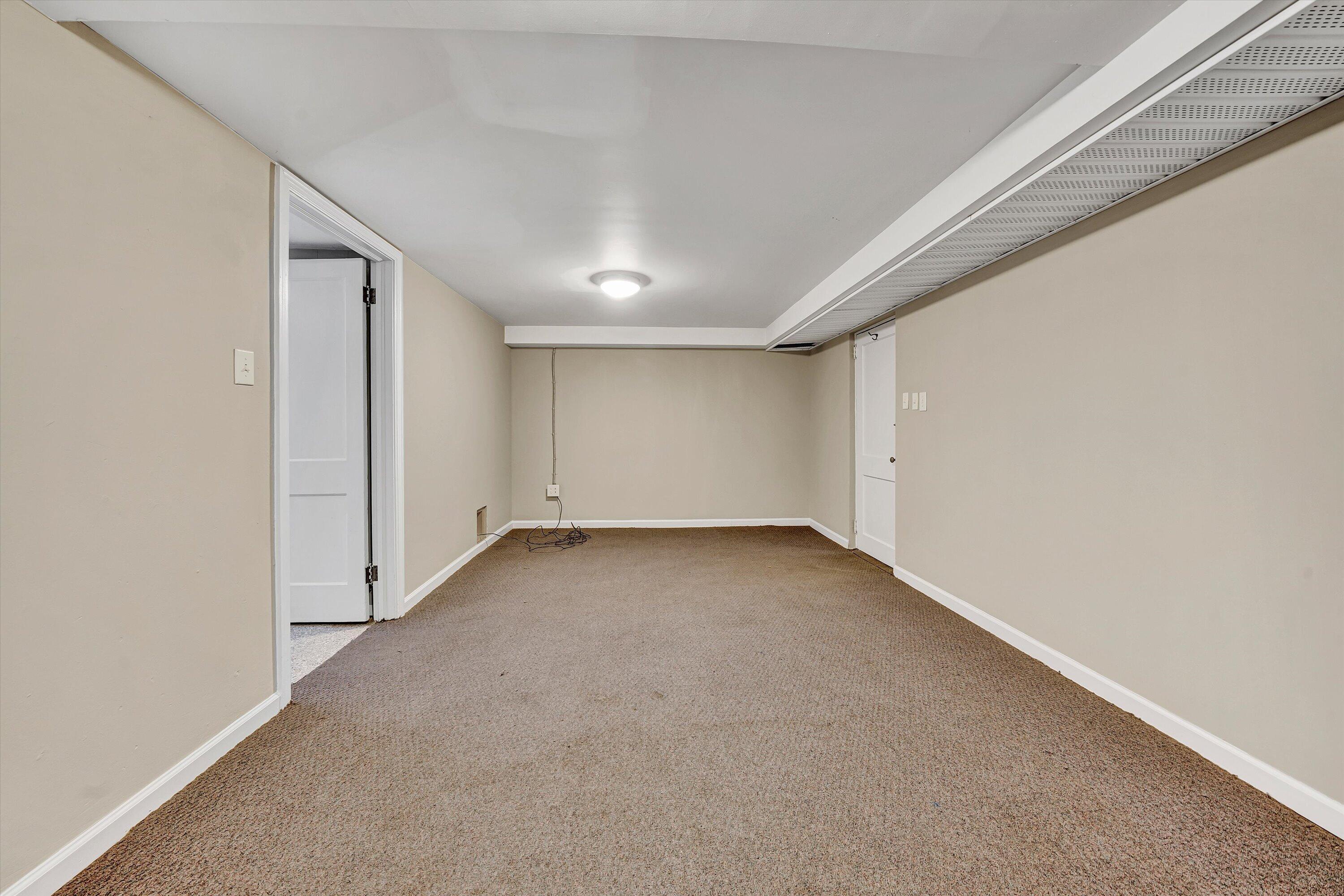 1909 Blenheim Road Southwest Roanoke, VA 24015 - Photo 26 of 50 33-SGM-01151