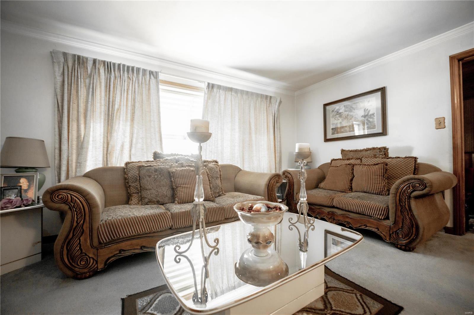 1042 Addison Drive St. Louis, MO 63137 - Photo 2 of 7
