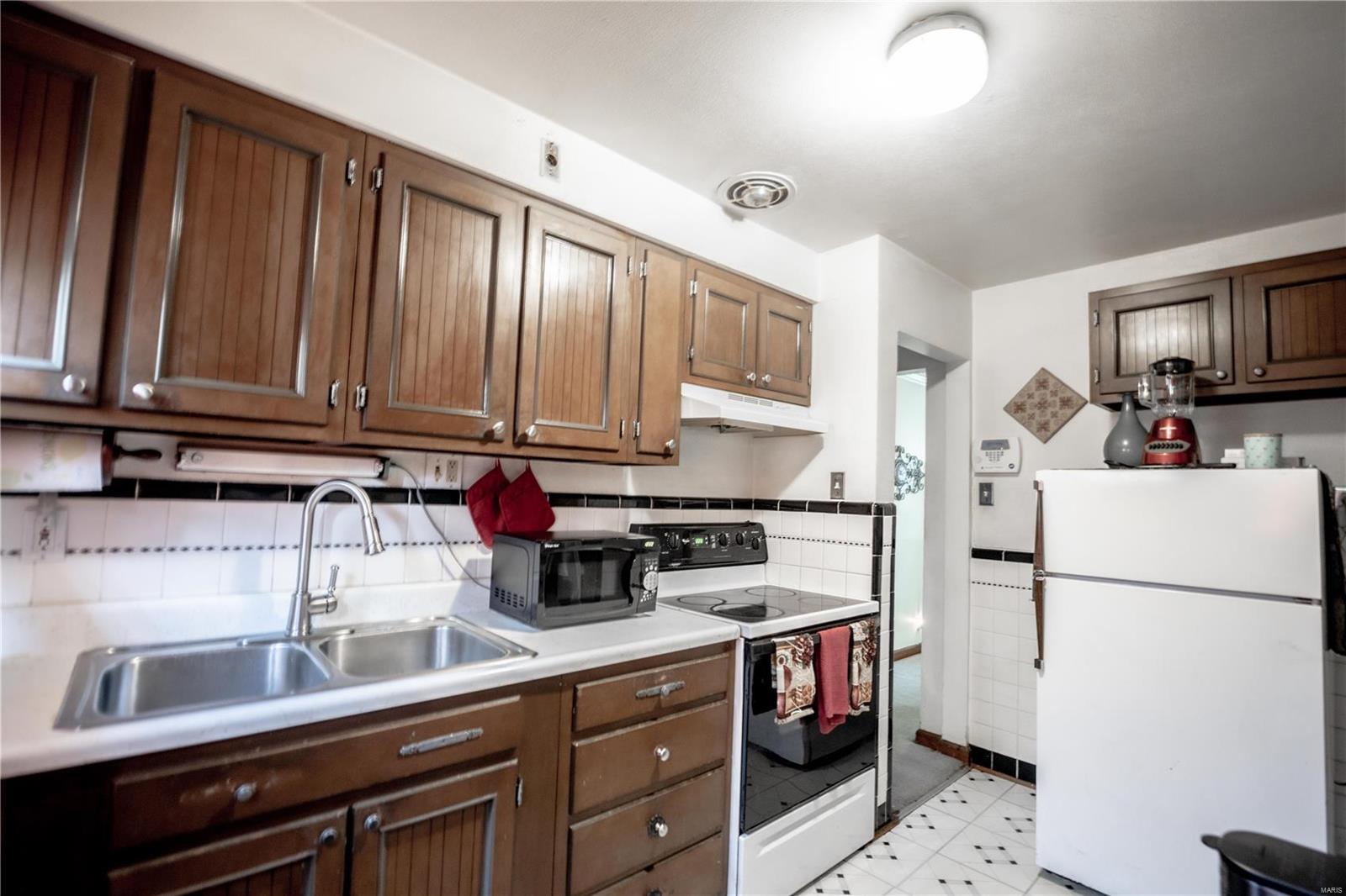 1042 Addison Drive St. Louis, MO 63137 - Photo 7 of 7