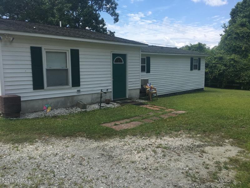 241 Bear Creek Road Hubert, NC 28539 - Photo 3 of 12 Back