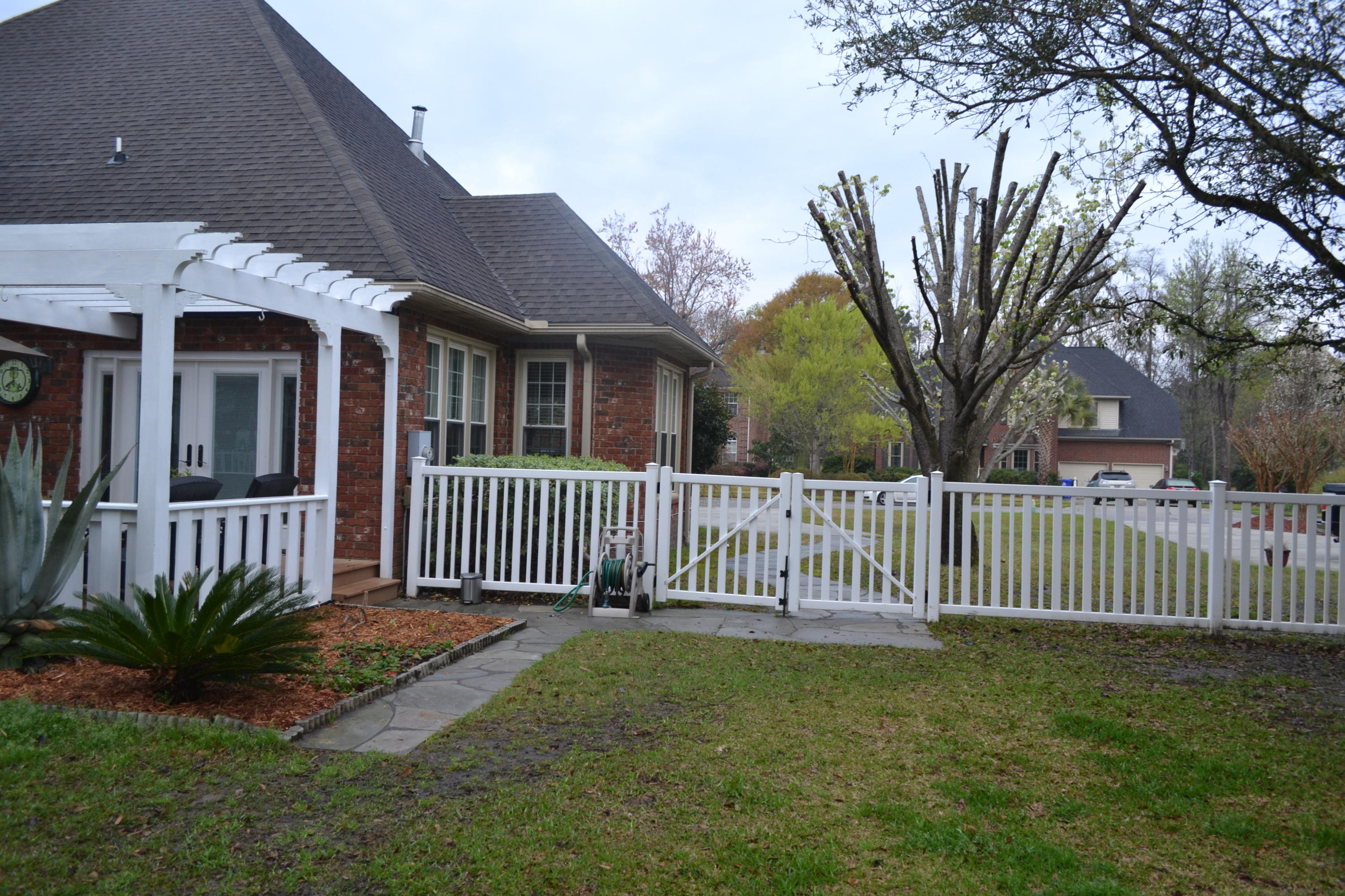 13 Ripplemoor Lane Charleston, SC 29414 - Photo 8 of 37 015.JPG