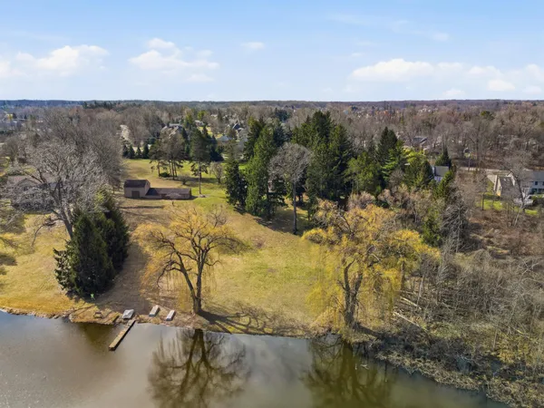 $2,999,000 | 6150 Willow Road, West Bloomfield, MI 48324