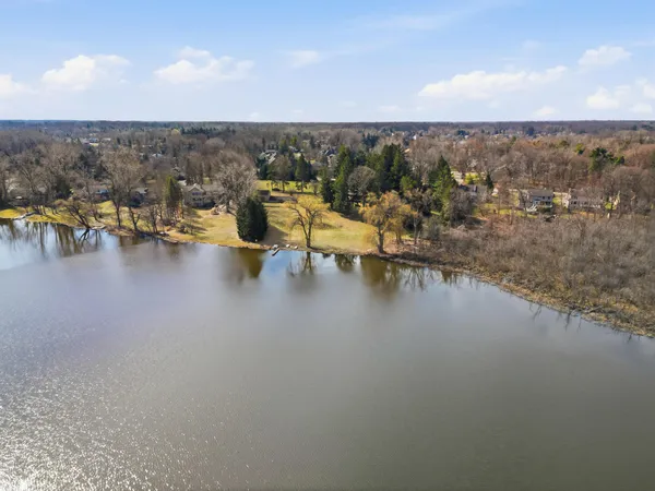 $2,999,000 | 6150 Willow Road, West Bloomfield, MI 48324