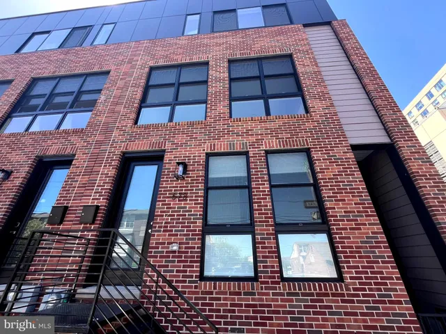 $739,900 | 678 North 13th Street, Philadelphia, PA 19123