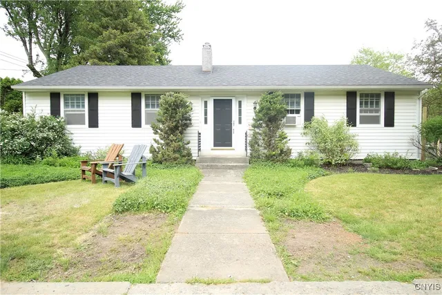 $1,800 | 301 Thompson Boulevard, Watertown, NY 13601