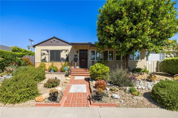 $4,200 | 19113 Welby Way, Reseda, CA 91335