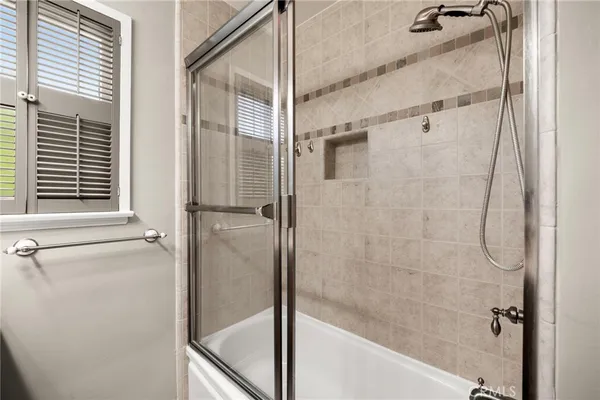 $4,200 | 19113 Welby Way, Reseda, CA 91335