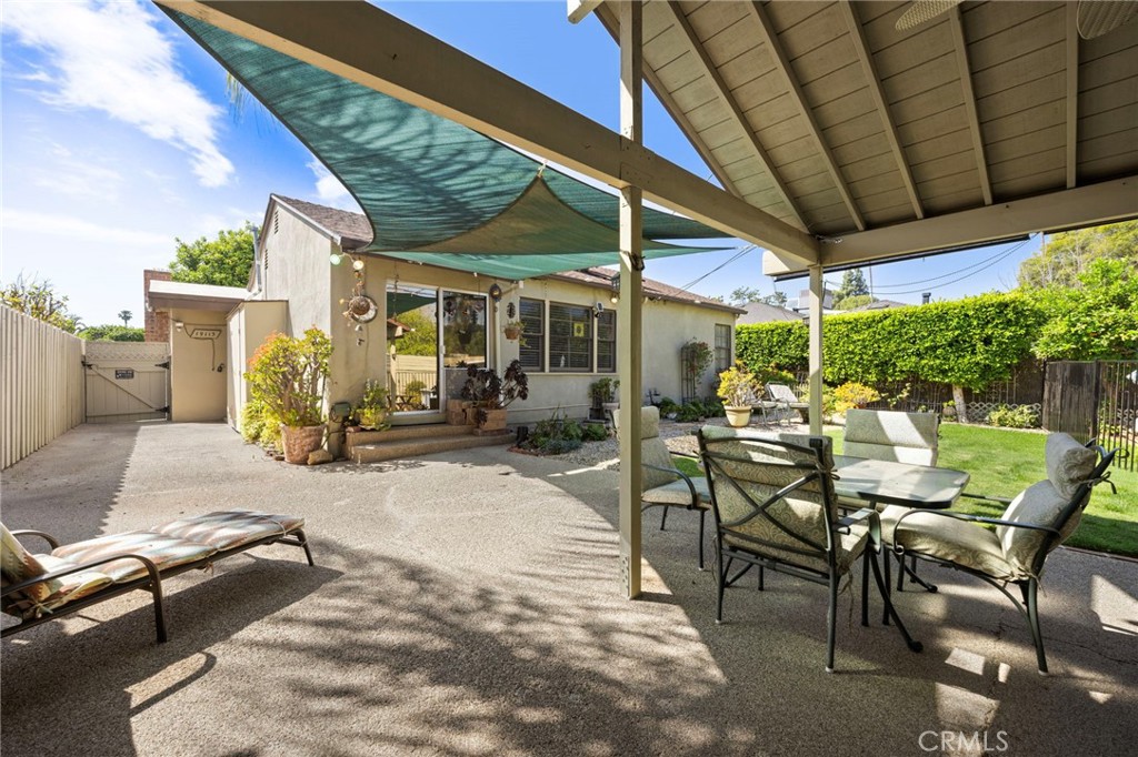 19113 Welby Way Reseda, CA 91335 - Photo 16 of 21