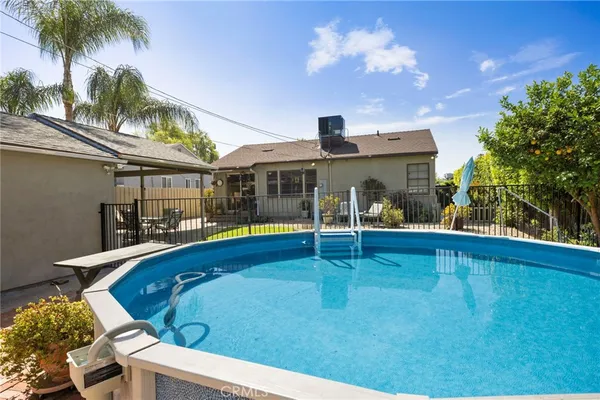 $4,200 | 19113 Welby Way, Reseda, CA 91335