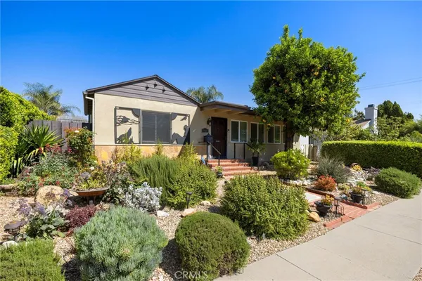 $4,200 | 19113 Welby Way, Reseda, CA 91335