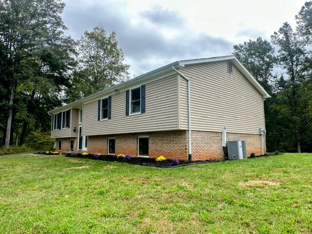 9540 Henry Road Henry, VA 24102 - Photo 1 of 47 IMG_9685