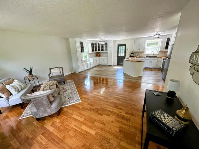 9540 Henry Road Henry, VA 24102 - Photo 8 of 47 IMG_9704