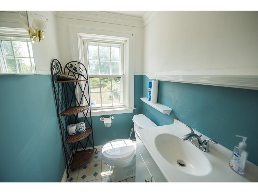 193 Bodwell Road Manchester, NH 03109 - Photo 15 of 31