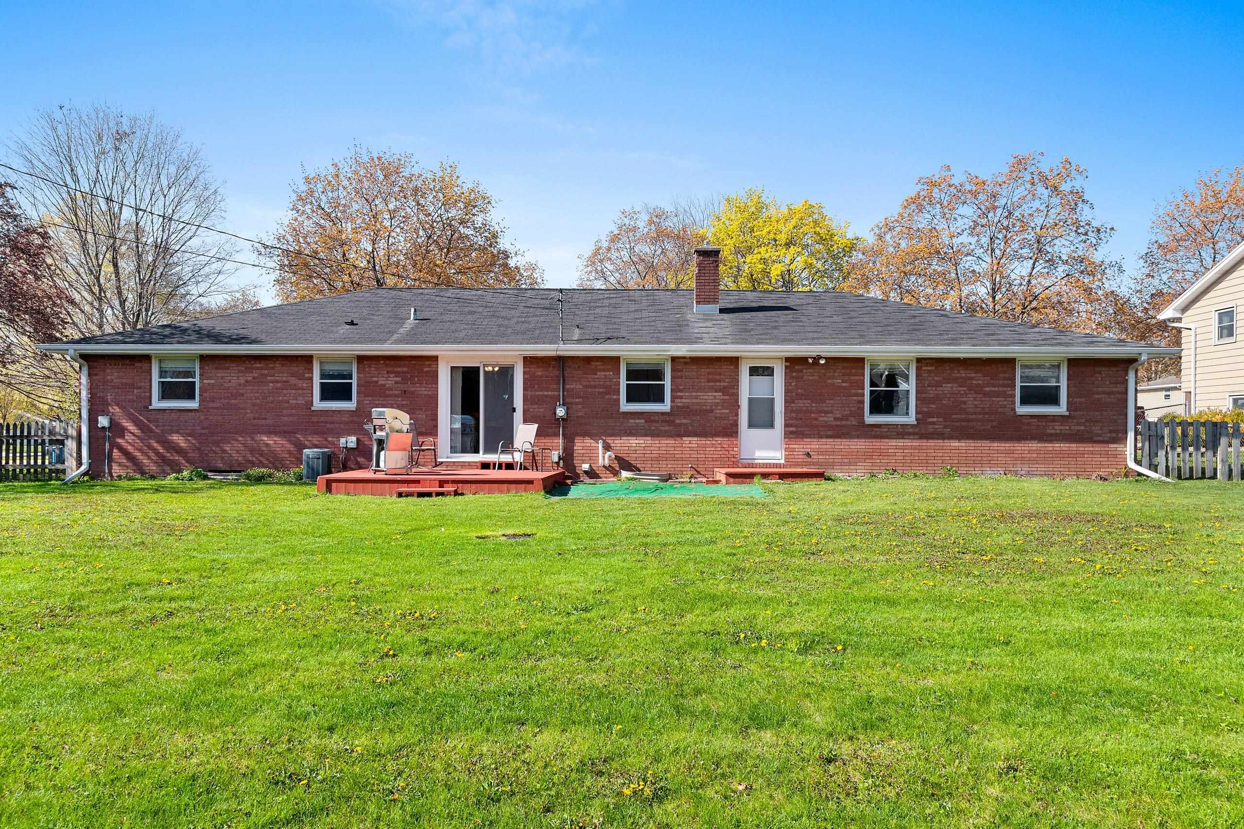 914 Rasmussen Place Green Bay, WI 54304 - Photo 36 of 43