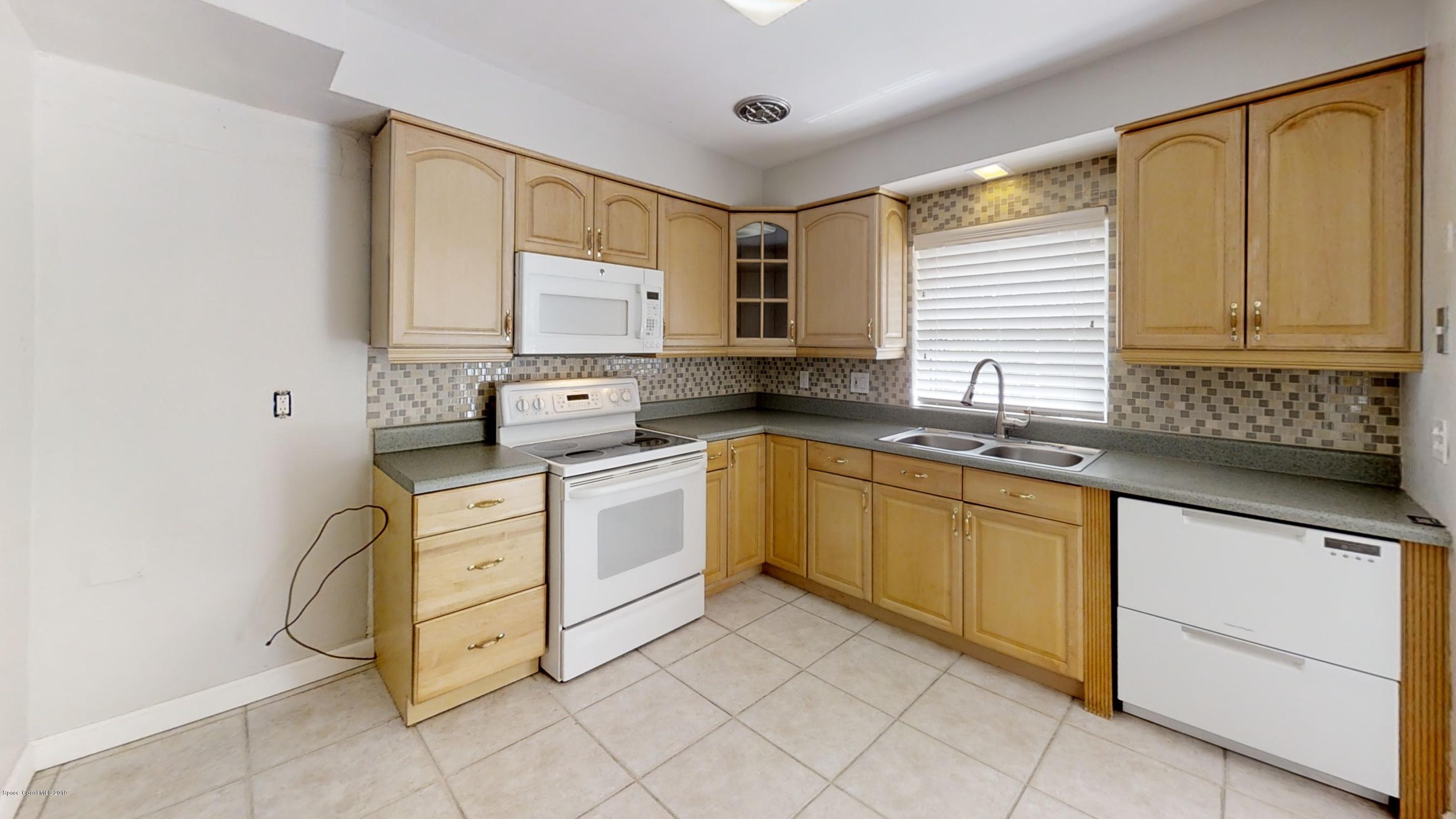 144 Monaco Road West Melbourne, FL 32904 - Photo 19 of 54 Clean-and-Tidy-32-With-Nice-Backyard-Kit