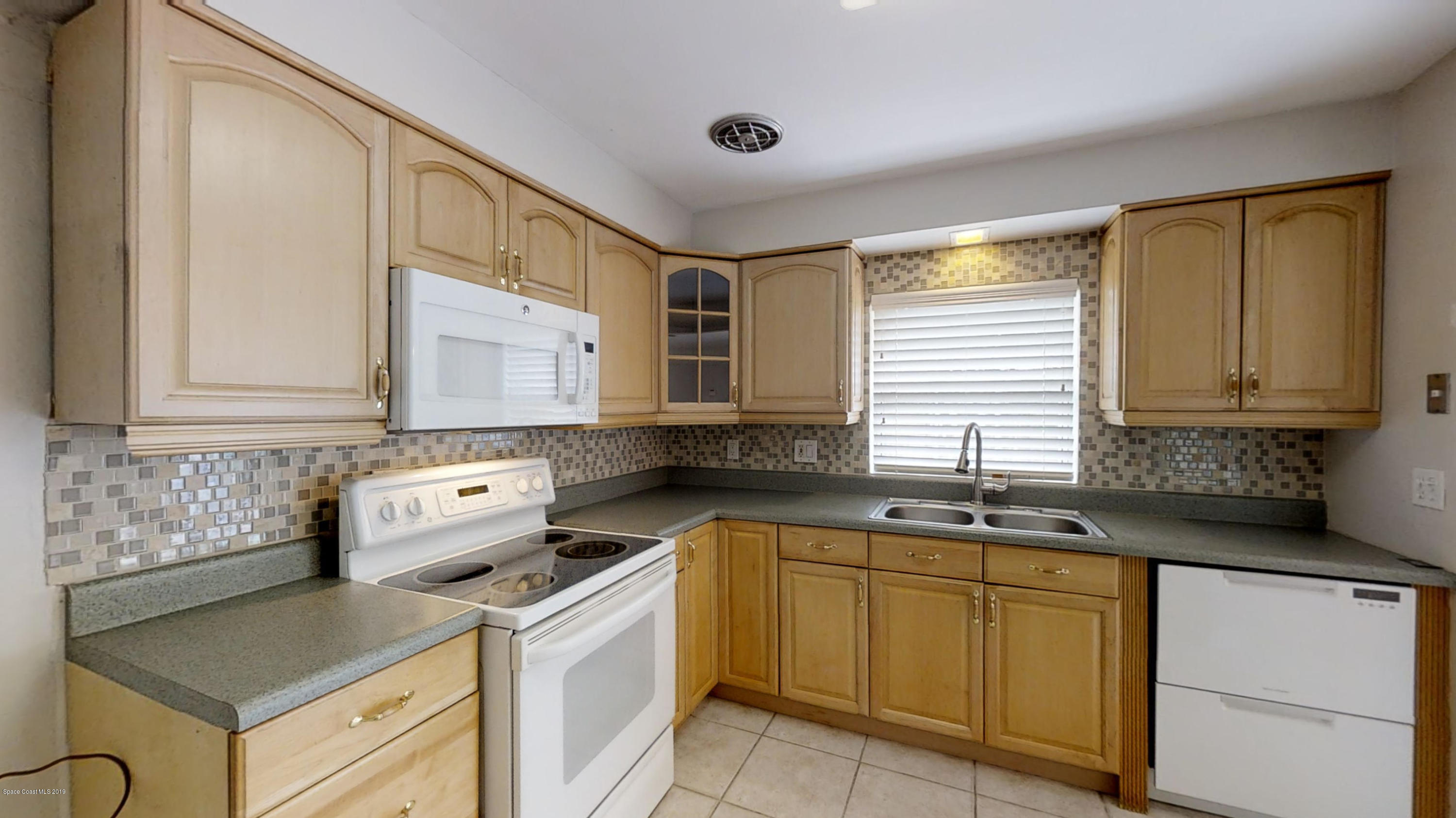 144 Monaco Road West Melbourne, FL 32904 - Photo 20 of 54 Clean-and-Tidy-32-With-Nice-Backyard-083