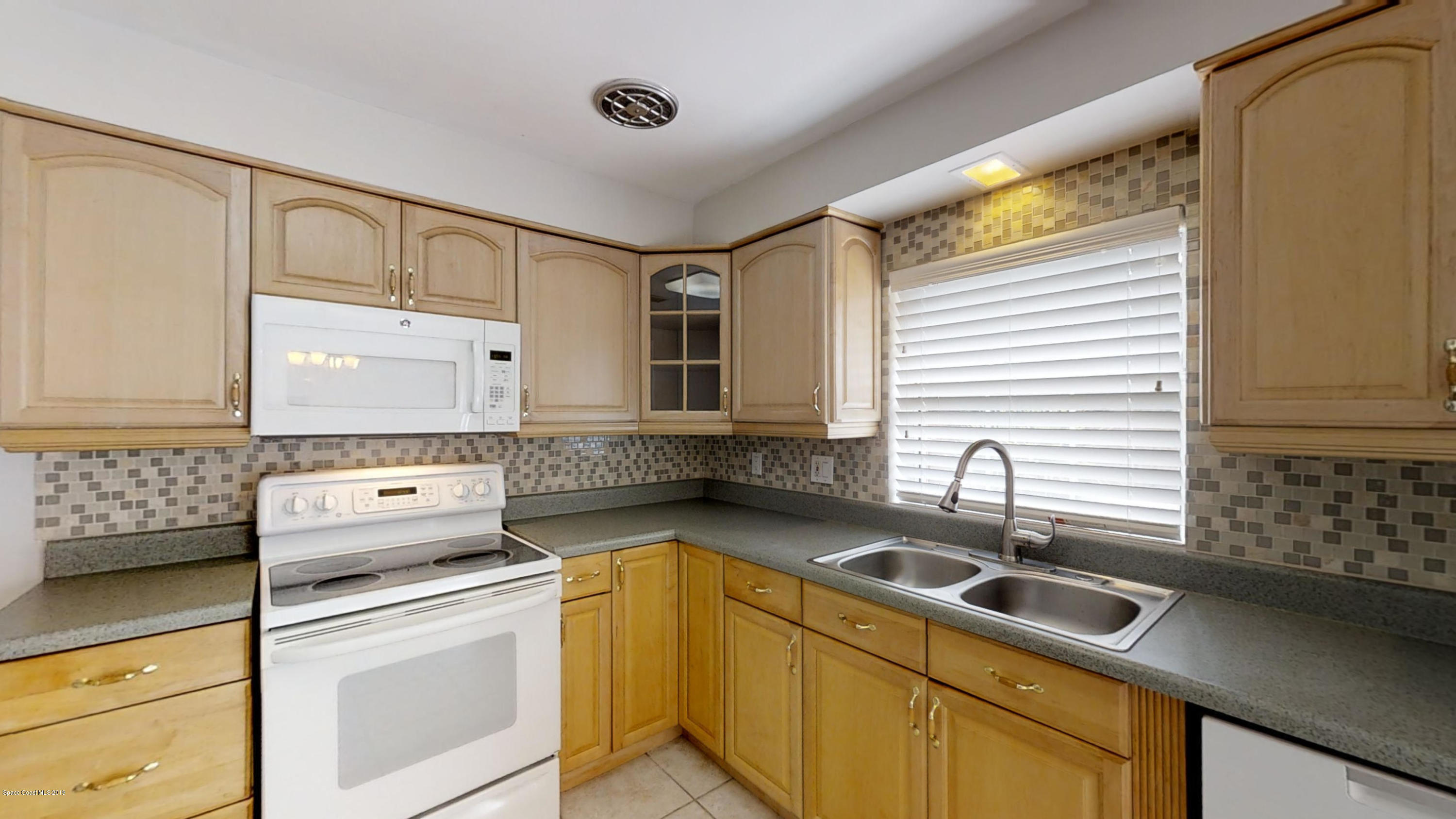 144 Monaco Road West Melbourne, FL 32904 - Photo 21 of 54 Clean-and-Tidy-32-With-Nice-Backyard-083