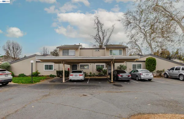 $465,000 | 1355 Kenwal Road, Unit A, Concord, CA 94521