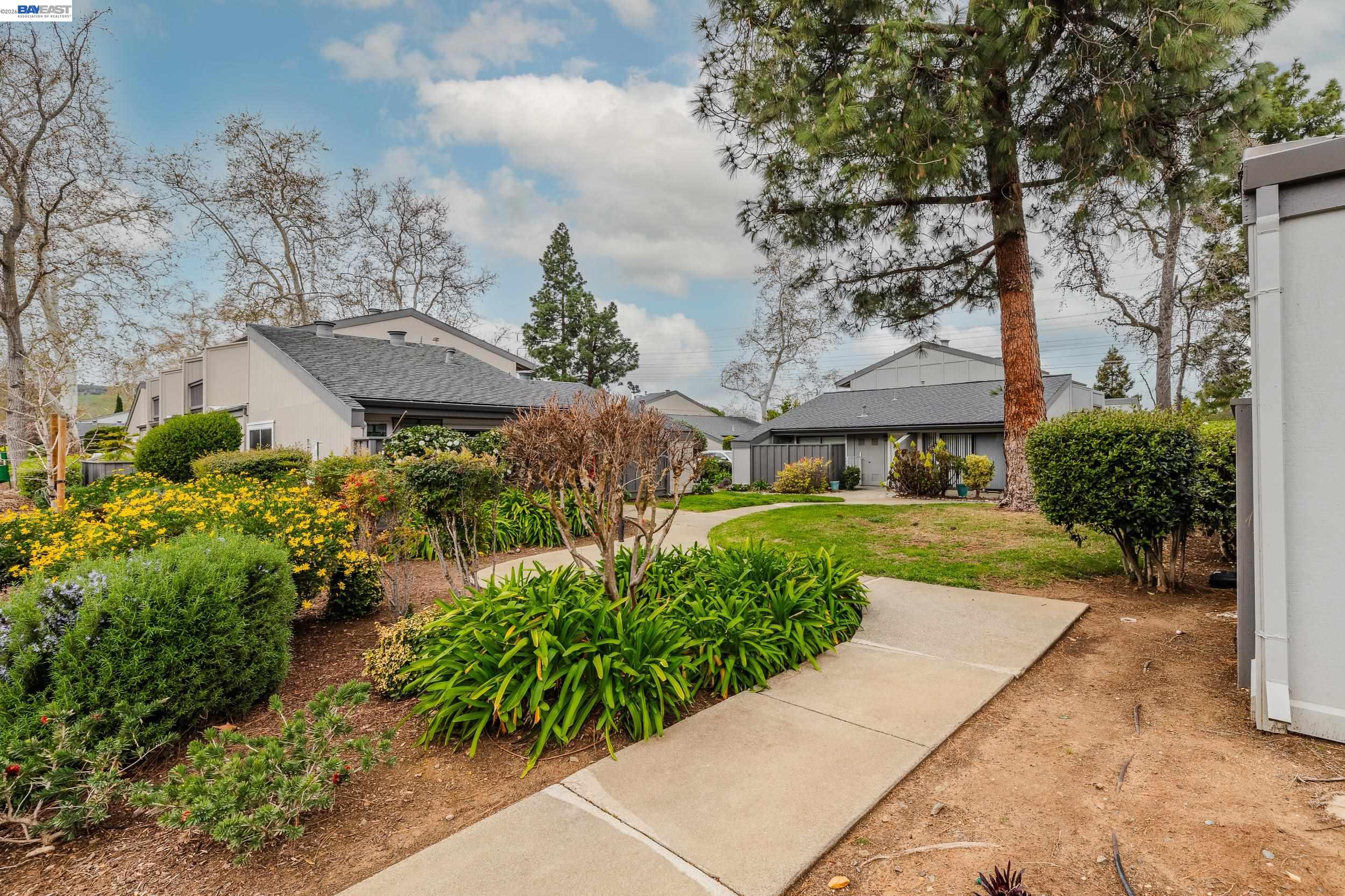 1355 Kenwal Road, Unit A Concord, CA 94521 - Photo 32 of 36