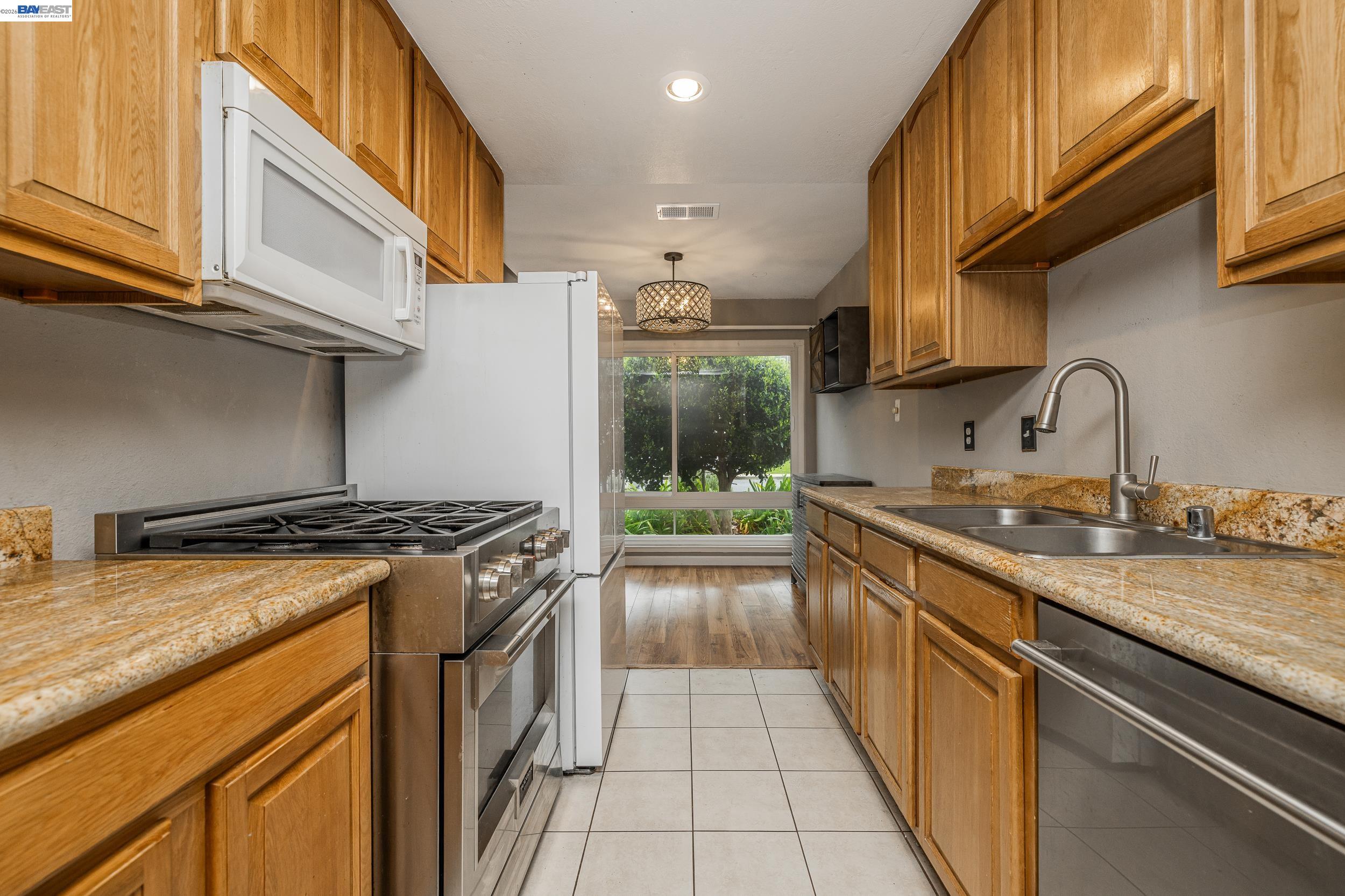 1355 Kenwal Road, Unit A Concord, CA 94521 - Photo 10 of 36