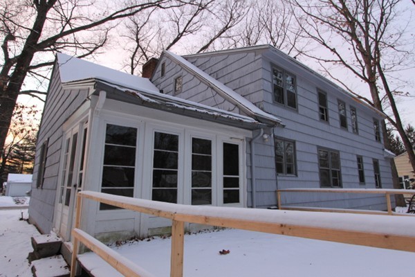 105 Whitmun Road Longmeadow, MA 01106 - Photo 3 of 19 Gallery Image 3