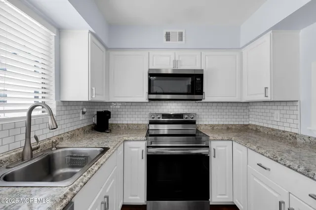 $505,000 | 375 Middlewood Road, Middletown, NJ 07748