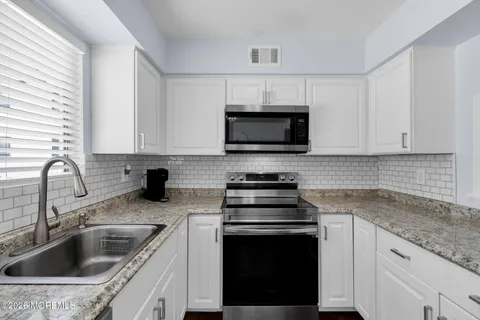 $505,000 | 375 Middlewood Road, Middletown, NJ 07748