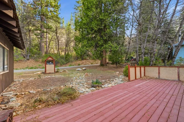 a view of backyard space