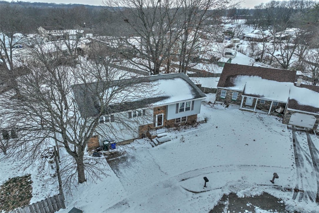 1051 Valley View Court Decatur, IL 62522 - Photo 3 of 27 Gallery Image 3