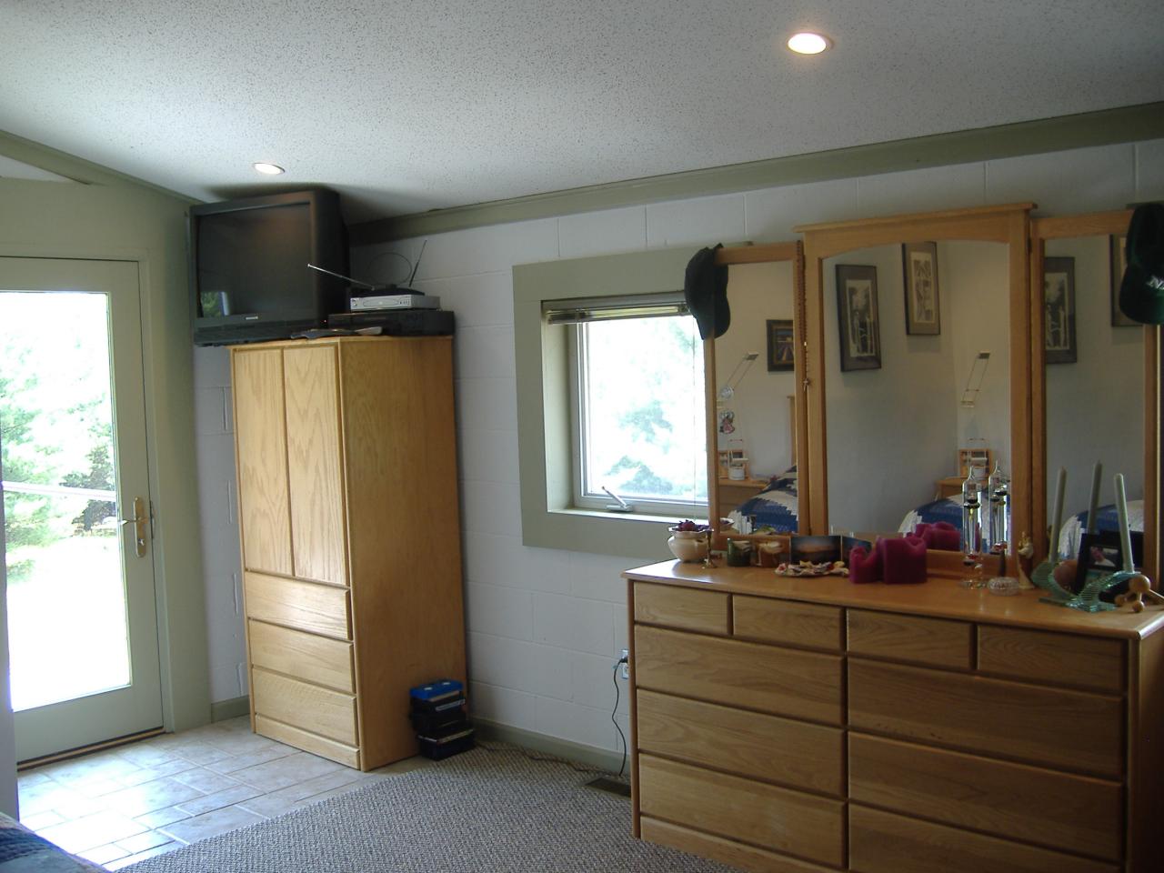 740 Dusty Rock Road Northwest Riner, VA 24149 - Photo 3 of 16 a room with mirror and window