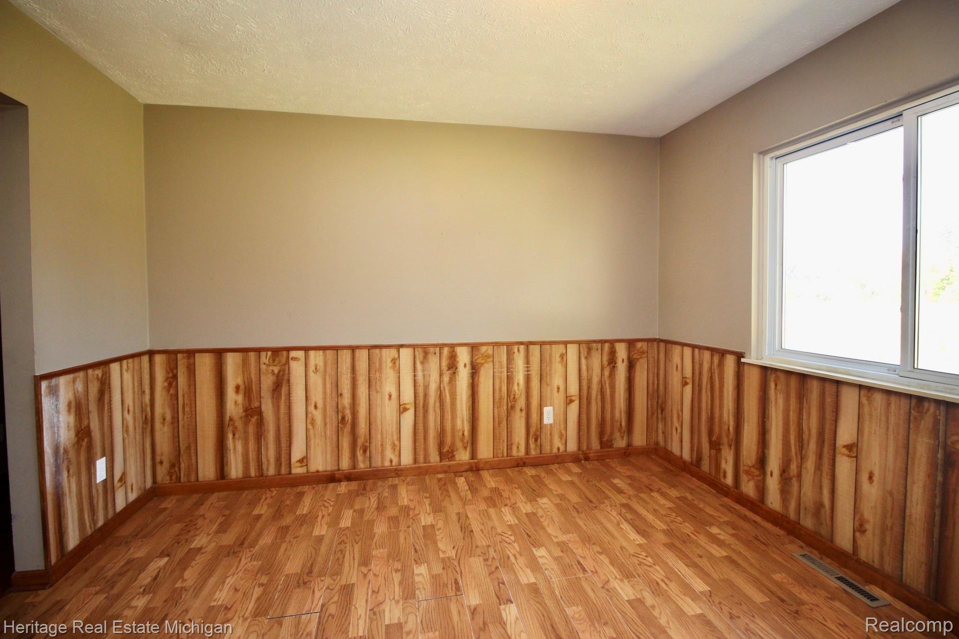 10267 Byron Road Howell, MI 48855 - Photo 9 of 35 Dining Room