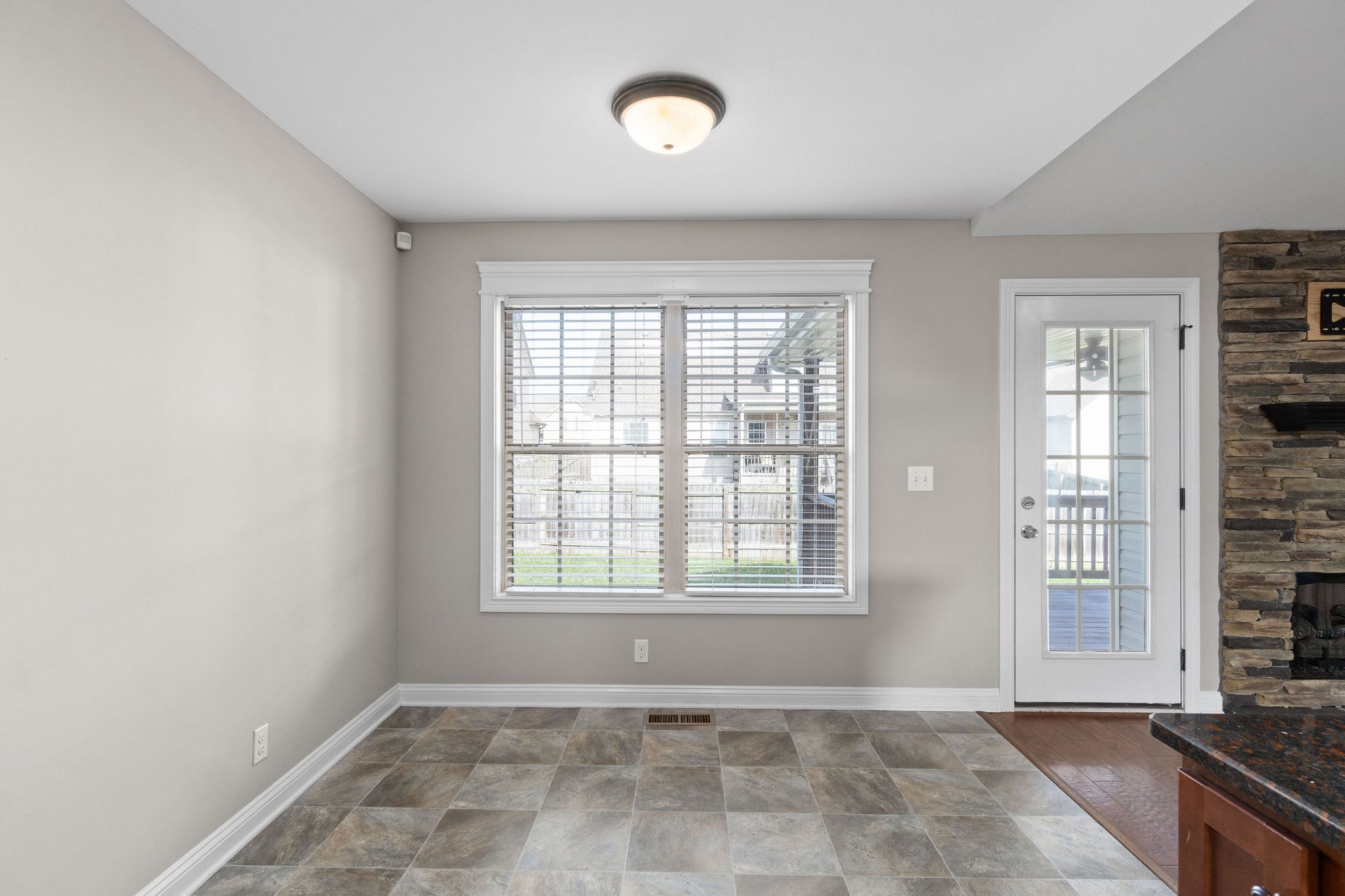 3782 Suiter Road Clarksville, TN 37040 - Photo 12 of 32 an empty room with windows