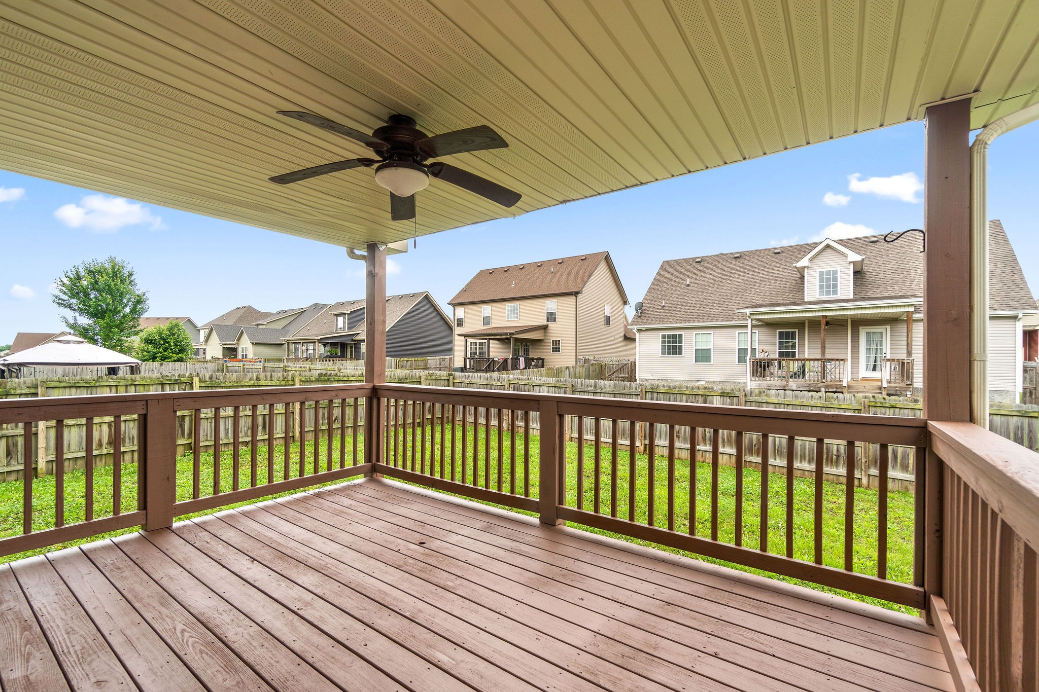 3782 Suiter Road Clarksville, TN 37040 - Photo 30 of 32 a view of a balcony with wooden floor