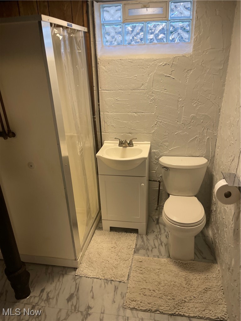 835 Pendley Road Willowick, OH 44095 - Photo 21 of 27 Lower level bathroom