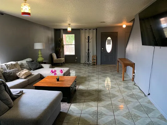 $388,990 | 208 Dakota Ridge Drive, Fort Worth, TX 76134