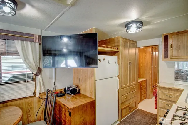 a view of a storage & utility room