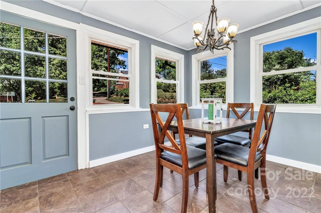 204 Mountain View Road Asheville, NC 28805 - Photo 6 of 15 Gallery Image 6