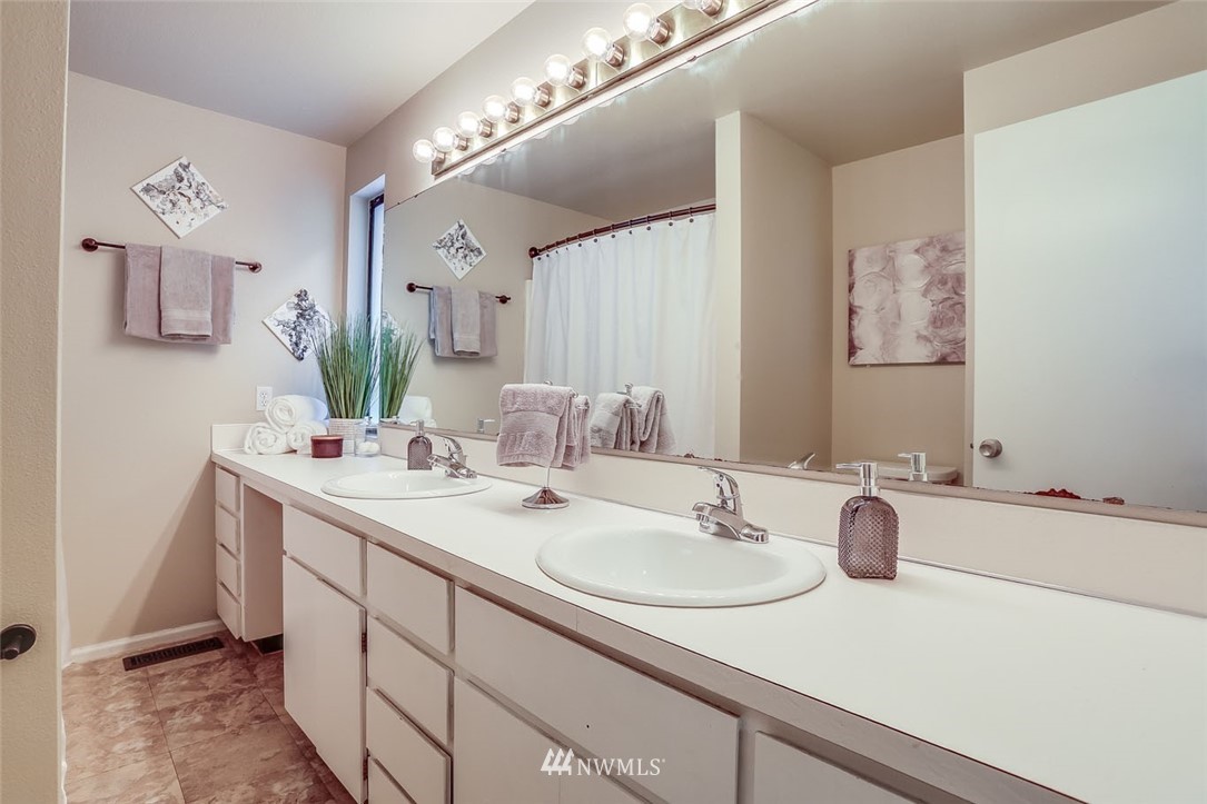 15010 Southeast 170th Street Renton, WA 98058 - Photo 18 of 27 Gallery Image 18