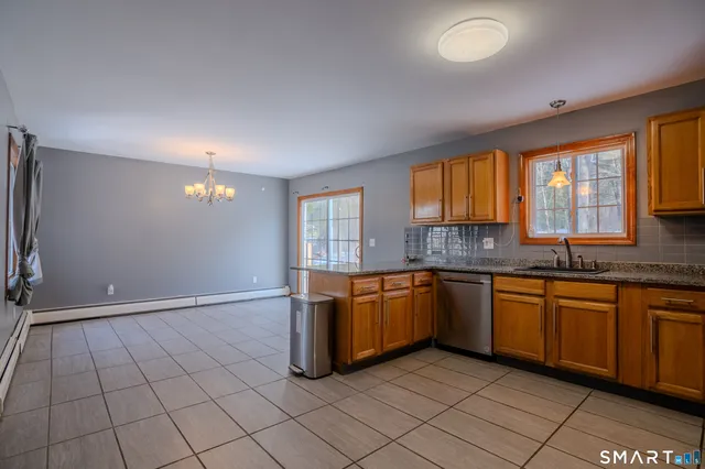 $449,900 | 8 Juniper Lane, Plainfield, CT 06354