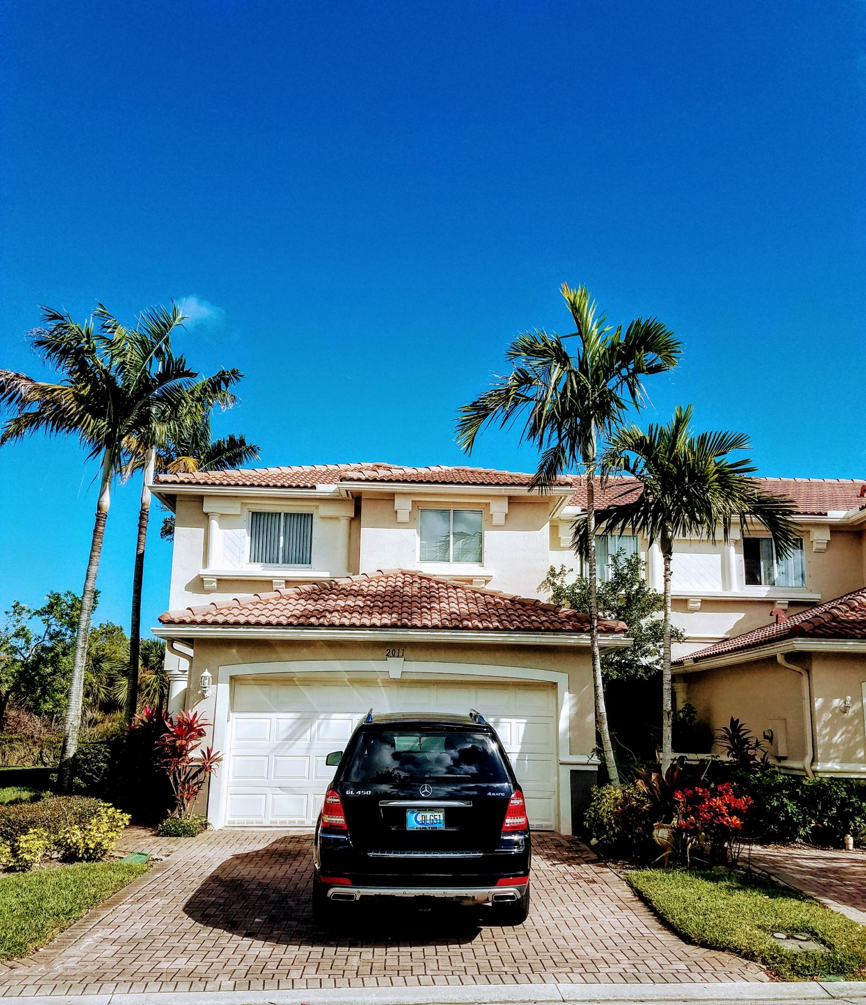 2011 Oakhurst Way Riviera Beach, FL 33404 - Photo 1 of 31 Welcome Home
