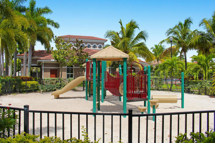 2011 Oakhurst Way Riviera Beach, FL 33404 - Photo 27 of 31 TO playground