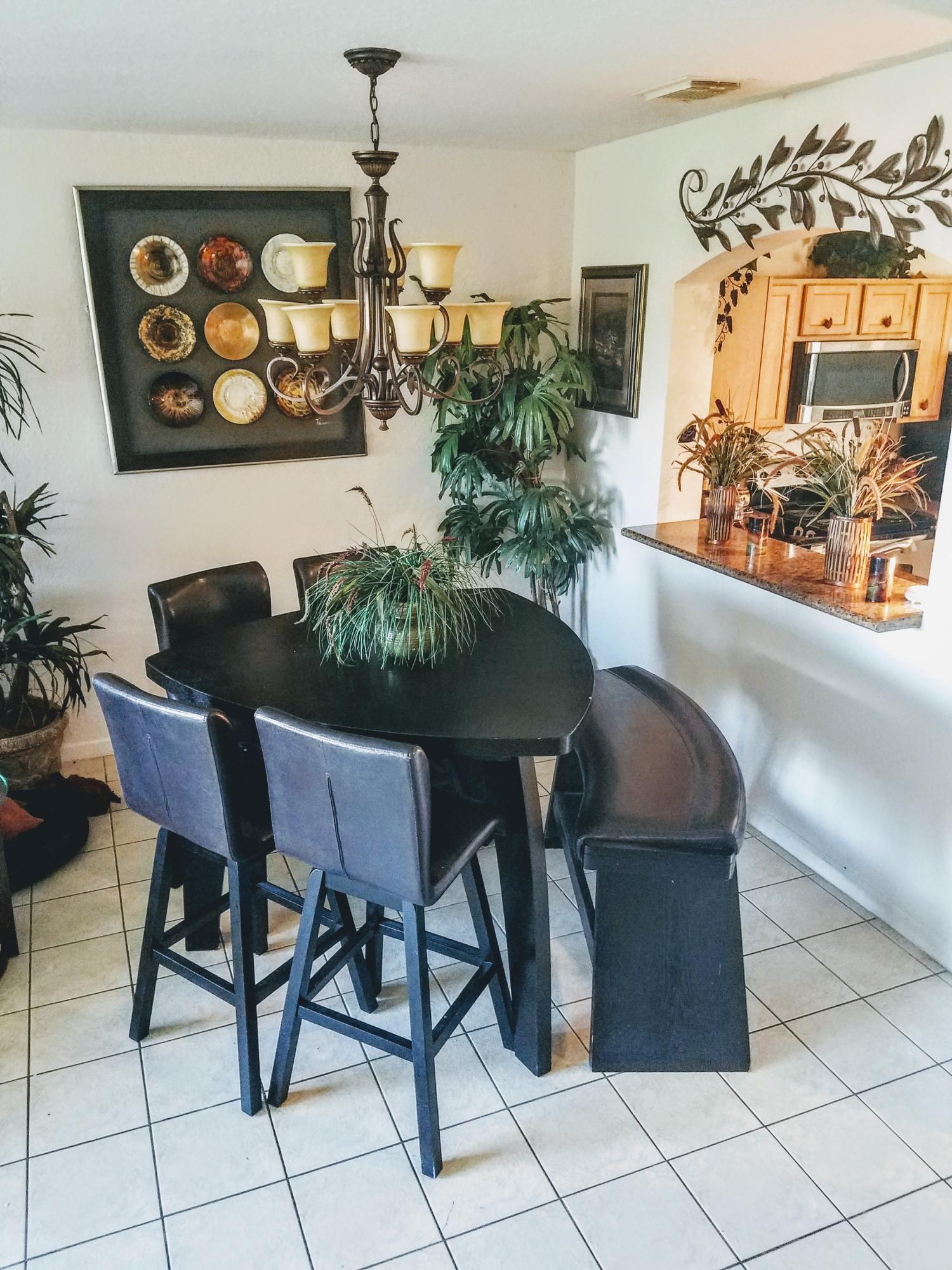 2011 Oakhurst Way Riviera Beach, FL 33404 - Photo 10 of 31 Dining