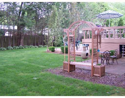 41 Winchell Road Warwick, RI 02889 - Photo 8 of 8 Yard/Garden.