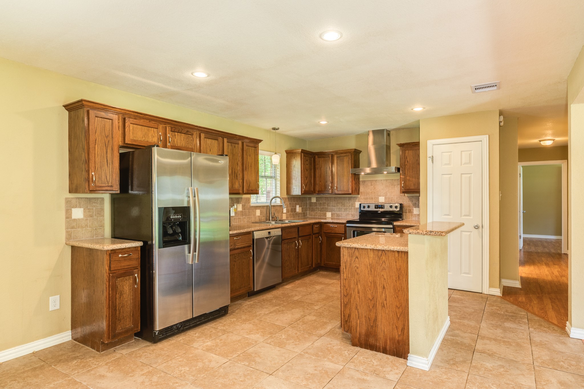 101 Irwin Road West Columbia, TX 77486 - Photo 17 of 26 Lots of cabinets